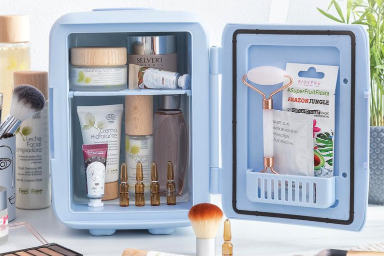 Mini-koelkast voor cosmetica en make-up van de Action