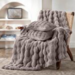 Pom Pom Fur plaid set taupe Action Review De Beste Kopen