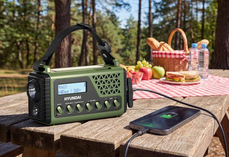 Hyundai noodradio DAB+ met 10000 mAh powerbank Action review De Beste Kopen
